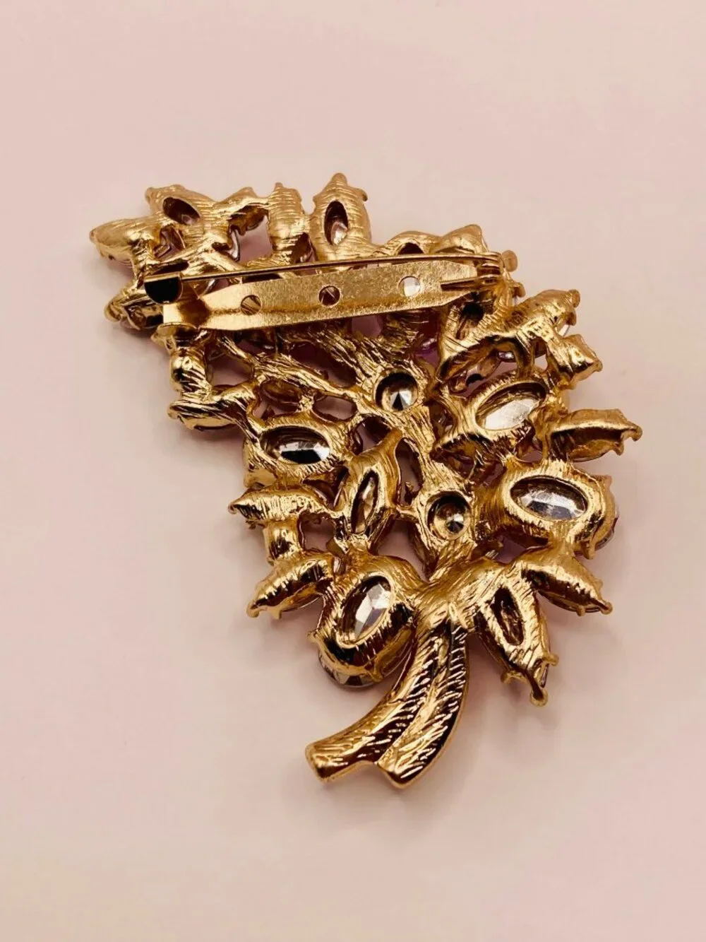 Vintage Style Gold-Tone Brooch Purple Rhinestones Floral Design -18B